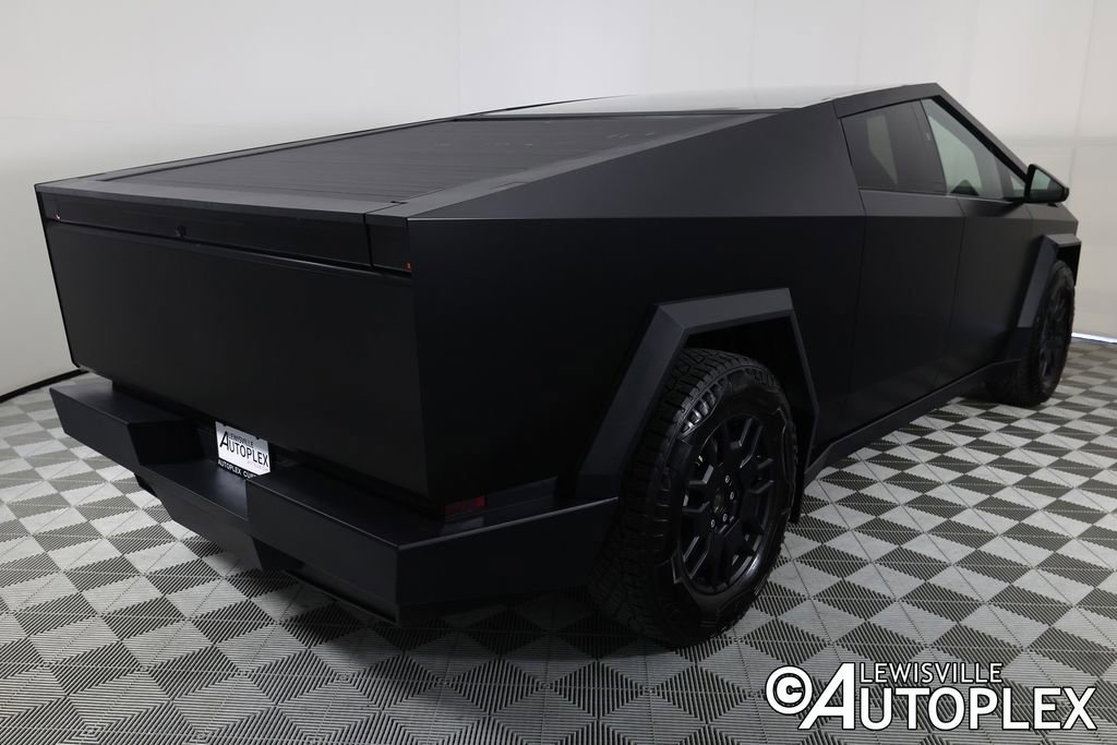 Used 2024 Tesla Cybertruck AWD Crew Cab image 5