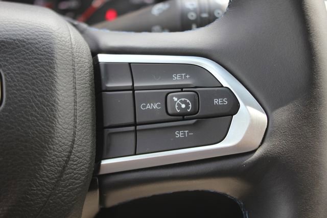 Used 2022 Jeep Compass Latitude w/ Sun and Sound Group image 17