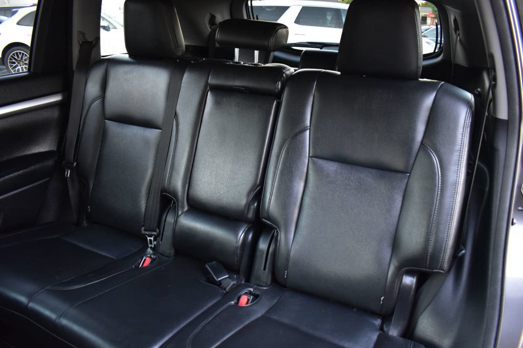 Used 2014 Toyota Highlander LE FWD image 18