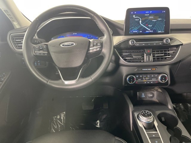 Used 2022 Ford Escape Titanium image 7