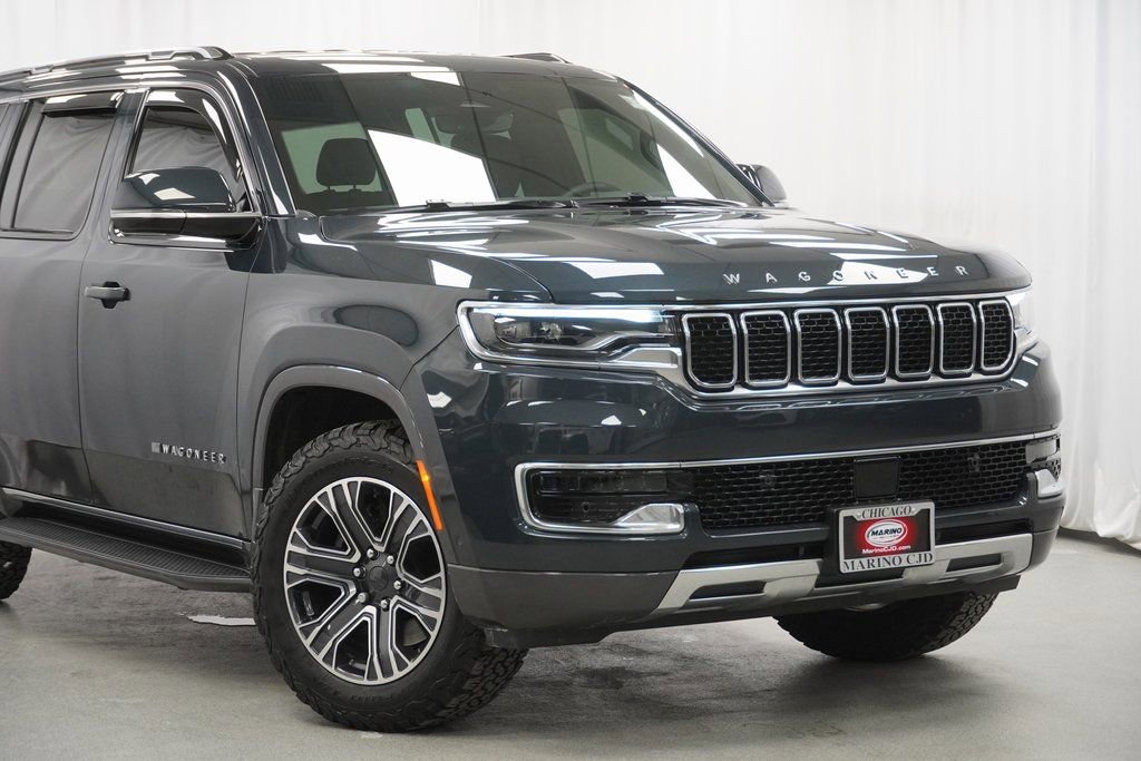 Certified 2022 Jeep Wagoneer Series III w/ Flexible Seating Group image 3