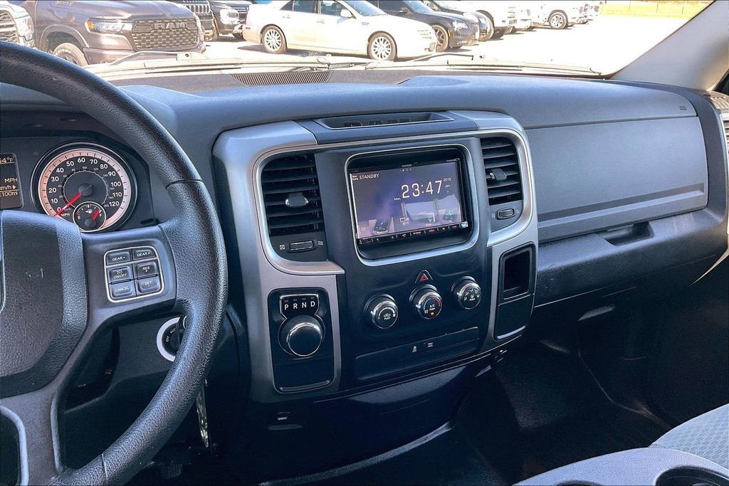 Used 2017 RAM 1500 Classic SLT image 9
