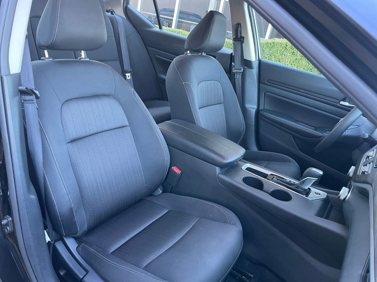 Used 2025 Nissan Altima 2.5 SV image 35