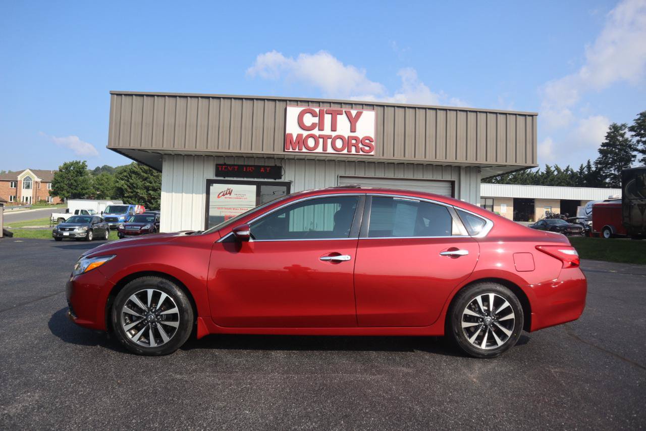 Used 2016 Nissan Altima 2.5 SL w/ Moonroof Package FWD image 13