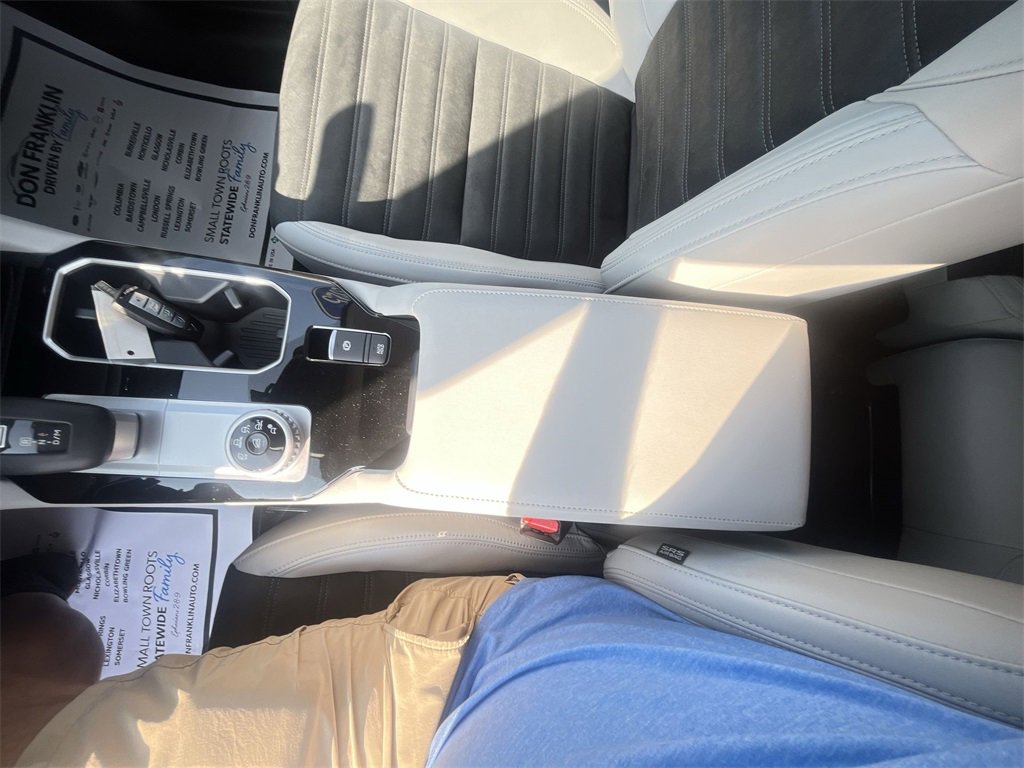 New 2025 Mitsubishi Outlander SE image 21