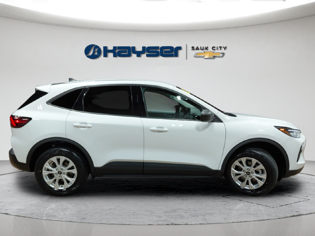 Used 2025 Ford Escape Active AWD/4WD image 8