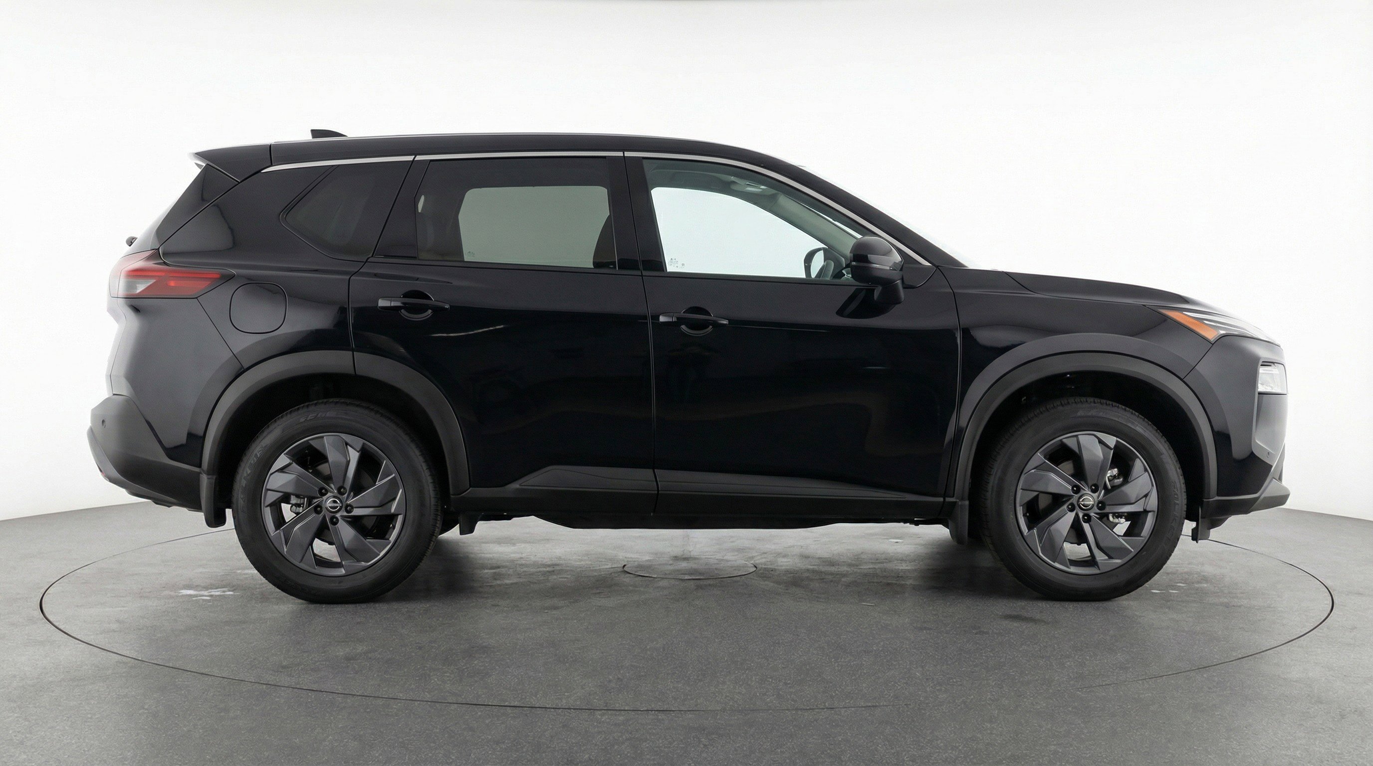 Used 2025 Nissan Rogue SV image 11