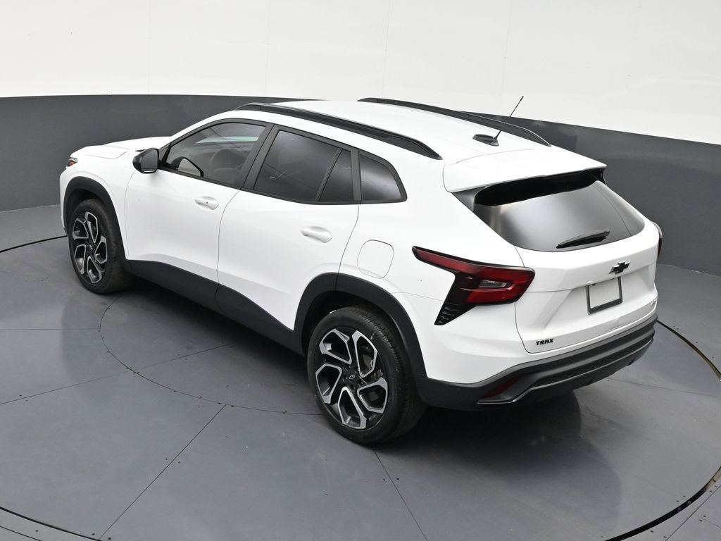 Used 2024 Chevrolet Trax RS image 14