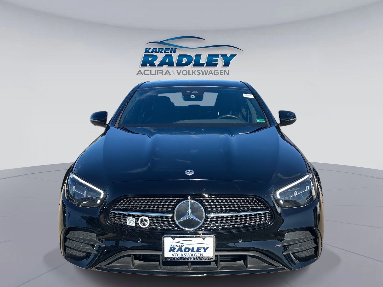 Used 2023 Mercedes-Benz E 350 4MATIC Sedan image 6