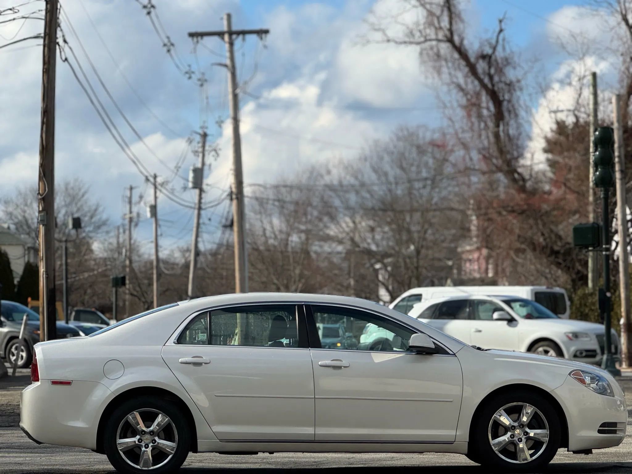 Used 2011 Chevrolet Malibu LT w/ White Diamond Premium Package image 8