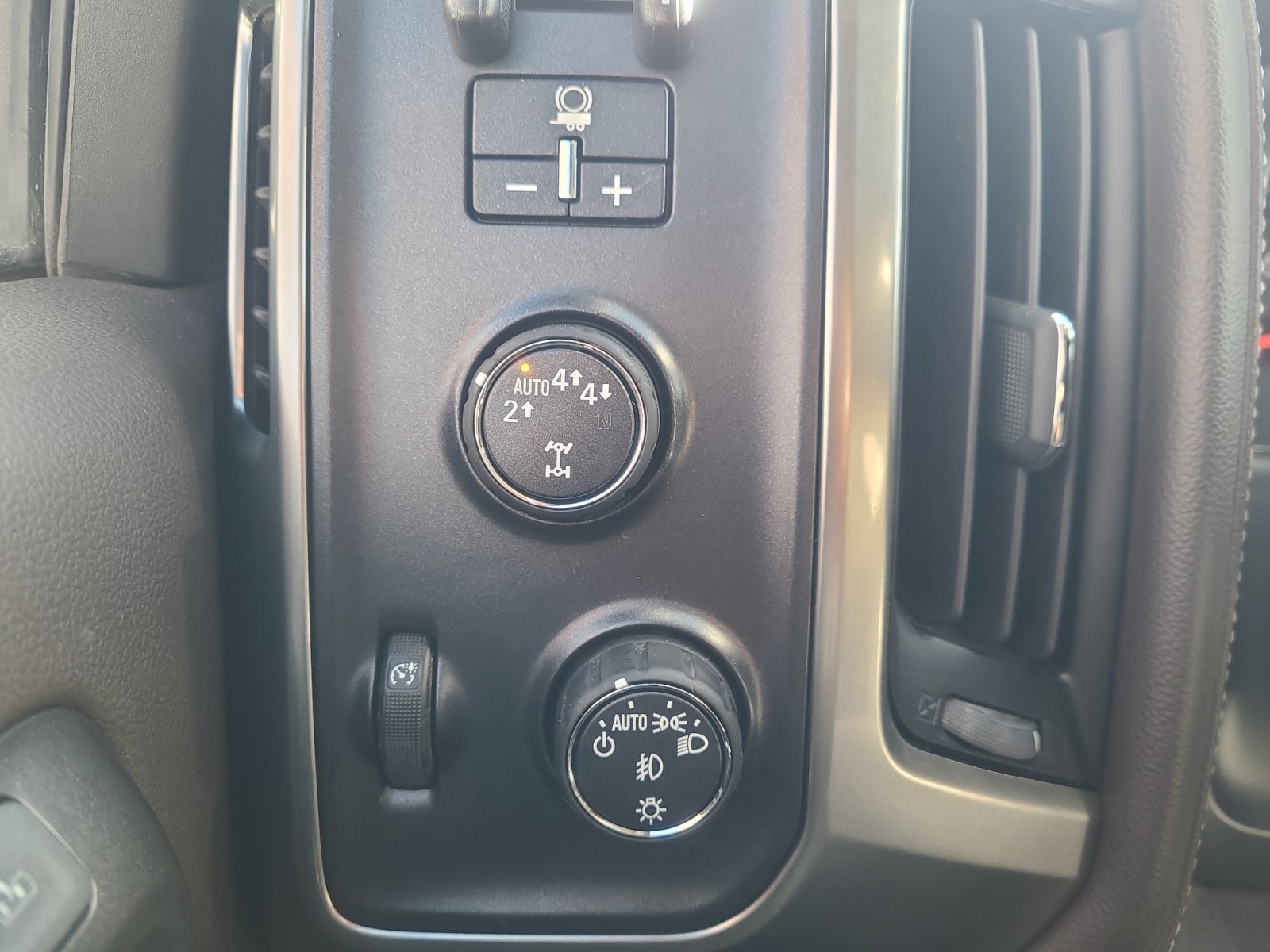 Used 2018 Chevrolet Silverado 1500 LTZ w/ Max Trailering Package image 35