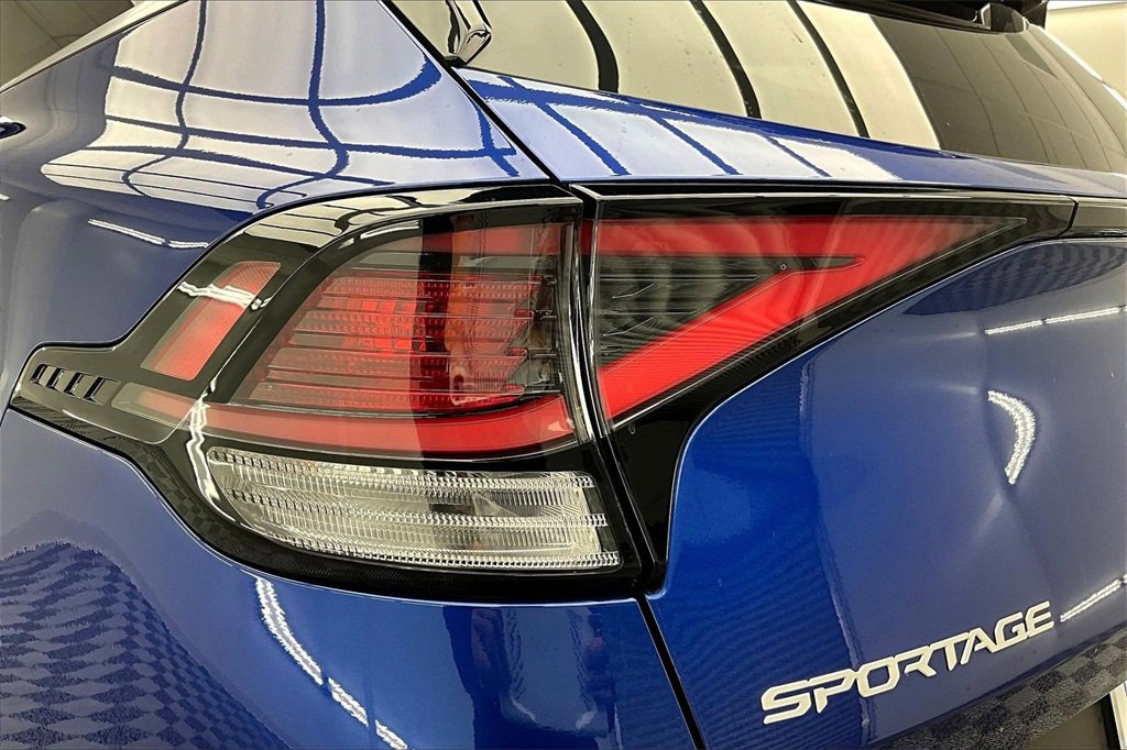 Used 2024 Kia Sportage EX image 30
