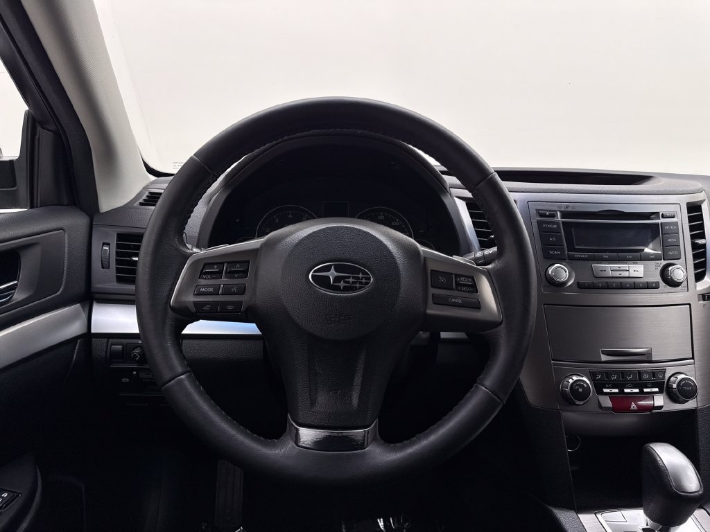 Used 2013 Subaru Outback 2.5i Premium AWD/4WD image 16