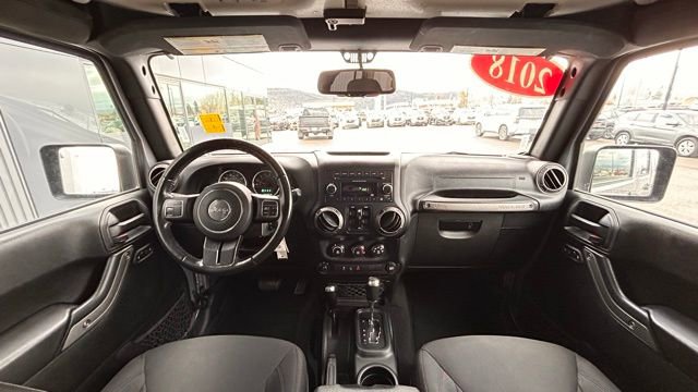Used 2018 Jeep Wrangler Unlimited Sport S AWD/4WD image 12