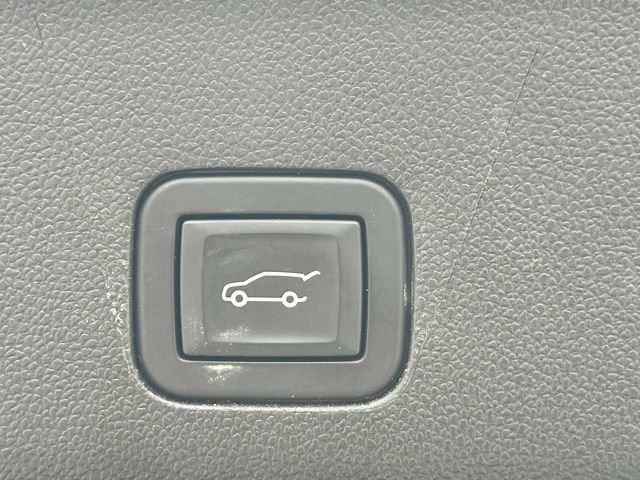 Used 2024 Chevrolet Tahoe Z71 w/ Luxury Package image 23