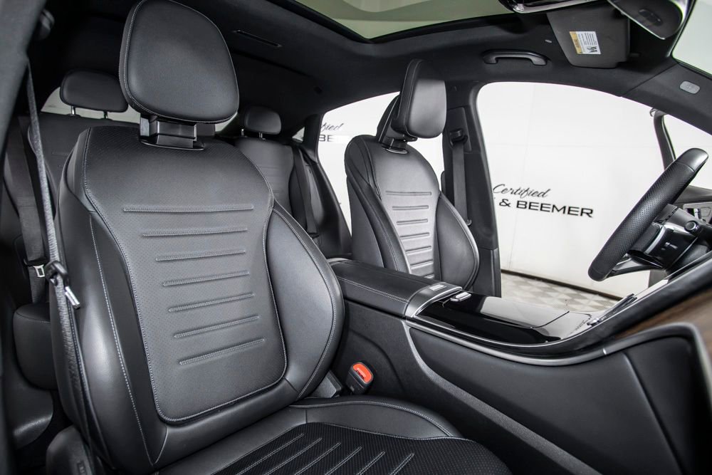 Used 2024 Mercedes-Benz GLC 300 4MATIC w/ AMG Line image 16