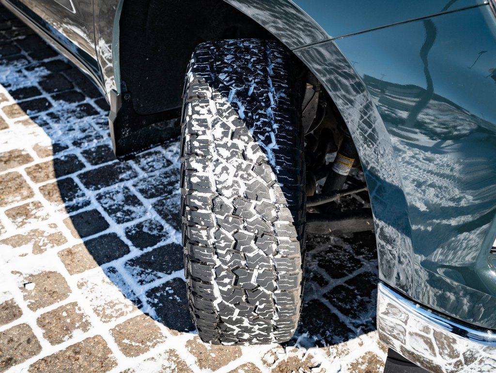 Used 2025 Chevrolet Silverado 1500 LT image 44