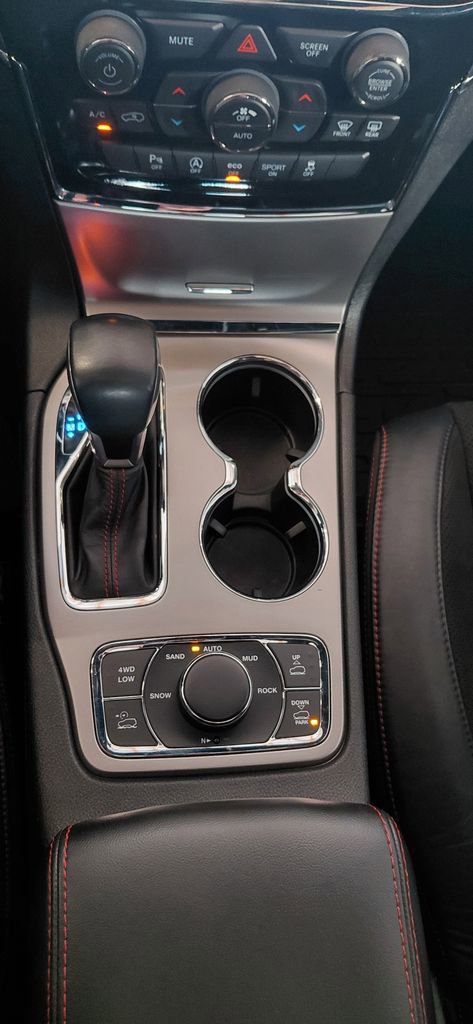 Certified 2021 Jeep Grand Cherokee Trailhawk AWD/4WD image 27