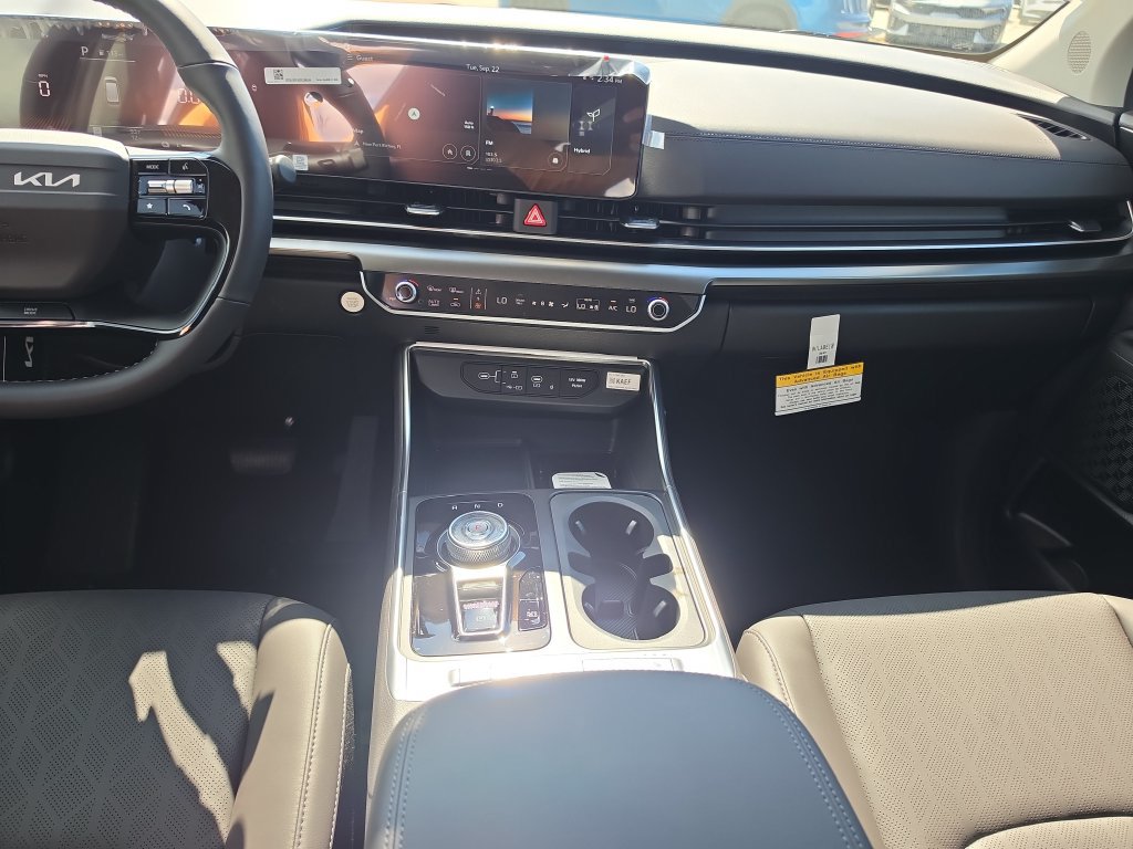 New 2027 Kia Carnival EX FWD image 15