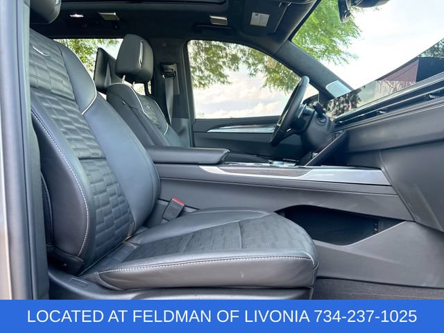 Certified 2026 Cadillac Escalade V w/ LPO, Onyx Lite Package AWD/4WD image 29