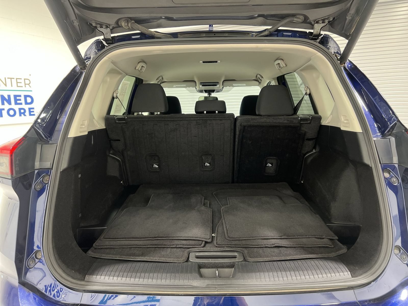 Used 2025 Nissan Rogue SV AWD/4WD image 22