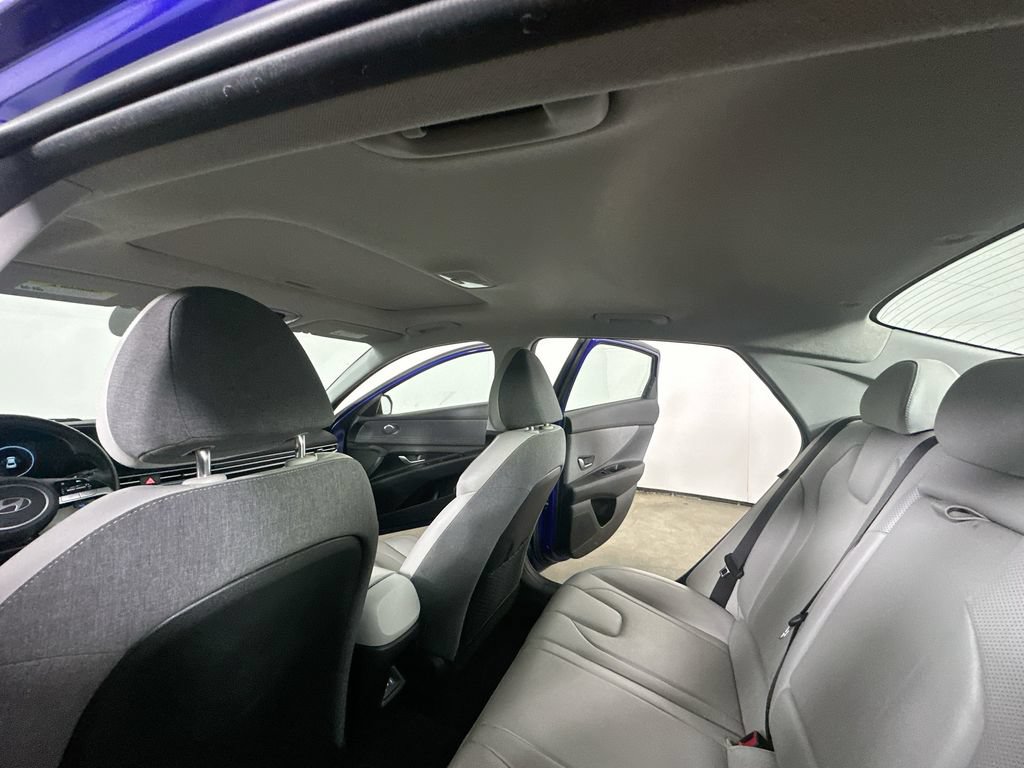 Used 2024 Hyundai Elantra Limited FWD image 15