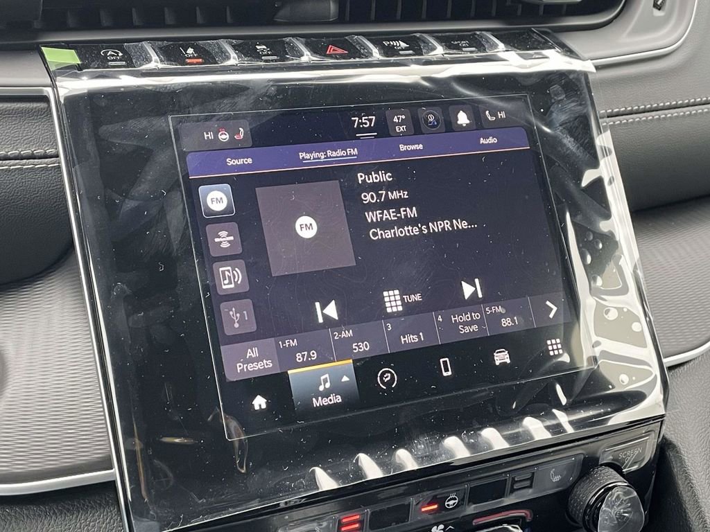 New 2025 Jeep Grand Cherokee Laredo X w/ Luxury Tech Group I image 37