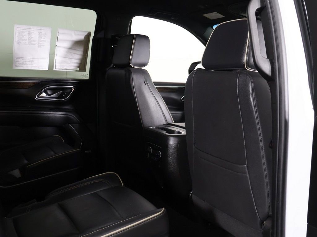 Used 2023 Chevrolet Suburban Premier AWD/4WD image 32