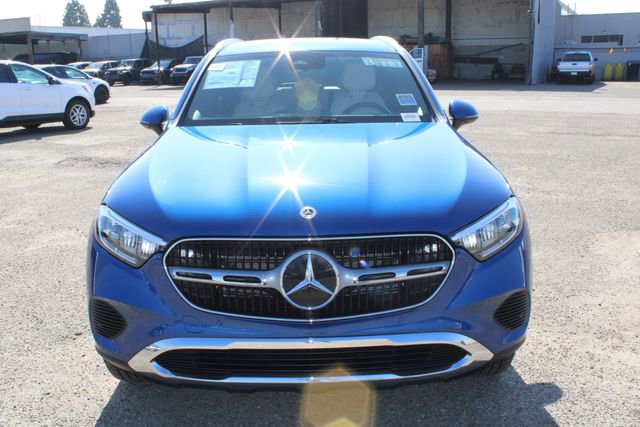 Used 2025 Mercedes-Benz GLC 300 image 2