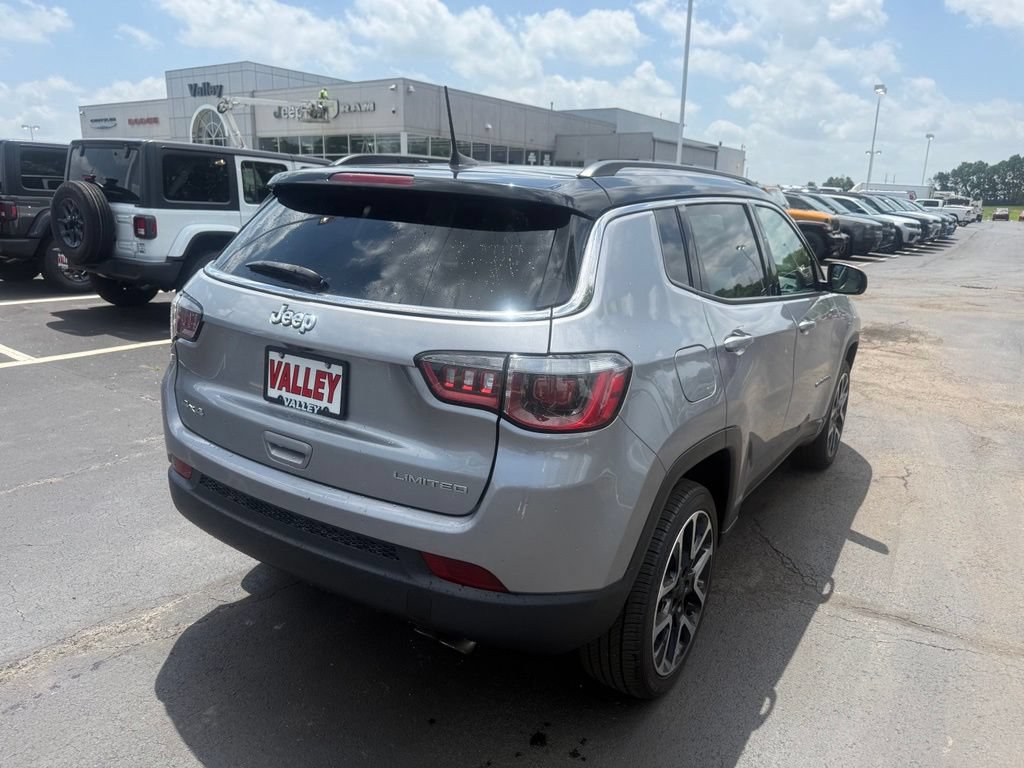 Used 2018 Jeep Compass Limited w/ Navigation Group AWD/4WD image 6