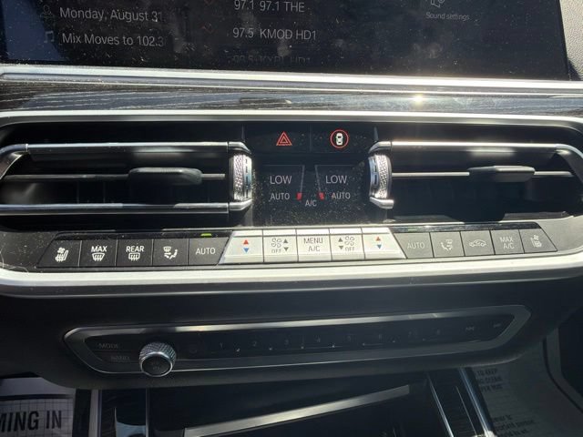 Used 2021 BMW X7 M50i AWD/4WD image 11