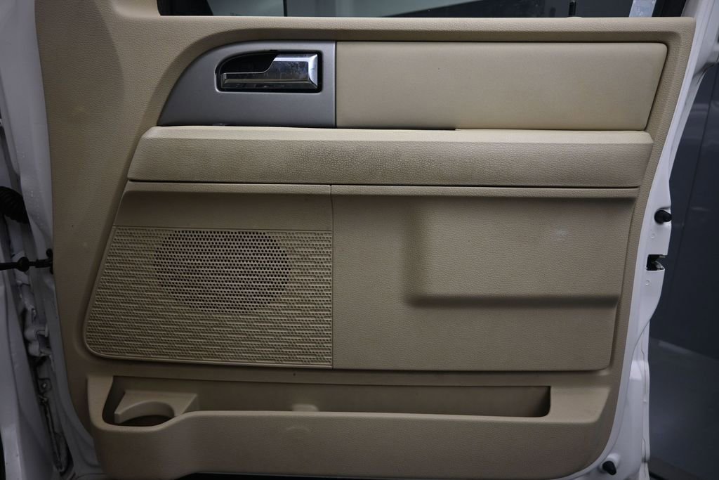 Used 2016 Ford Expedition EL Limited w/ Equipment Group 301A RWD image 30