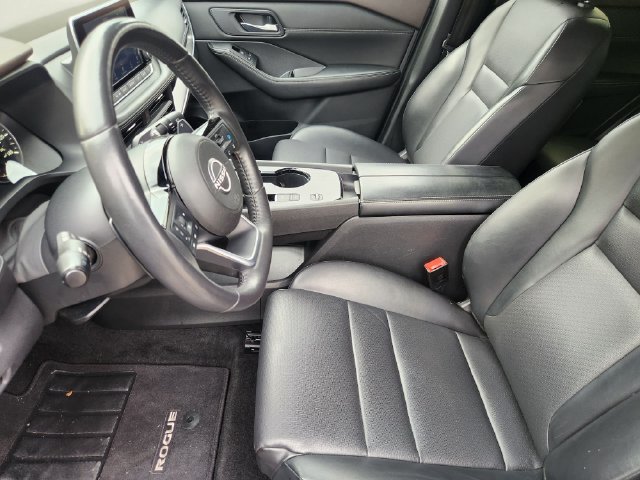 Used 2023 Nissan Rogue SV w/ SV Premium B Package FWD image 14