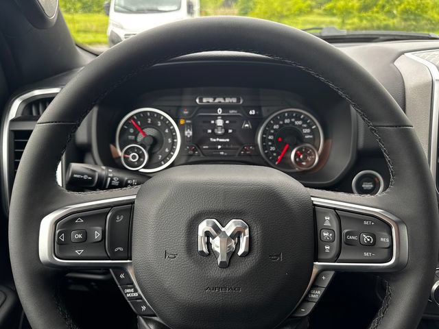 New 2026 RAM 1500 4x4 Crew Cab image 22