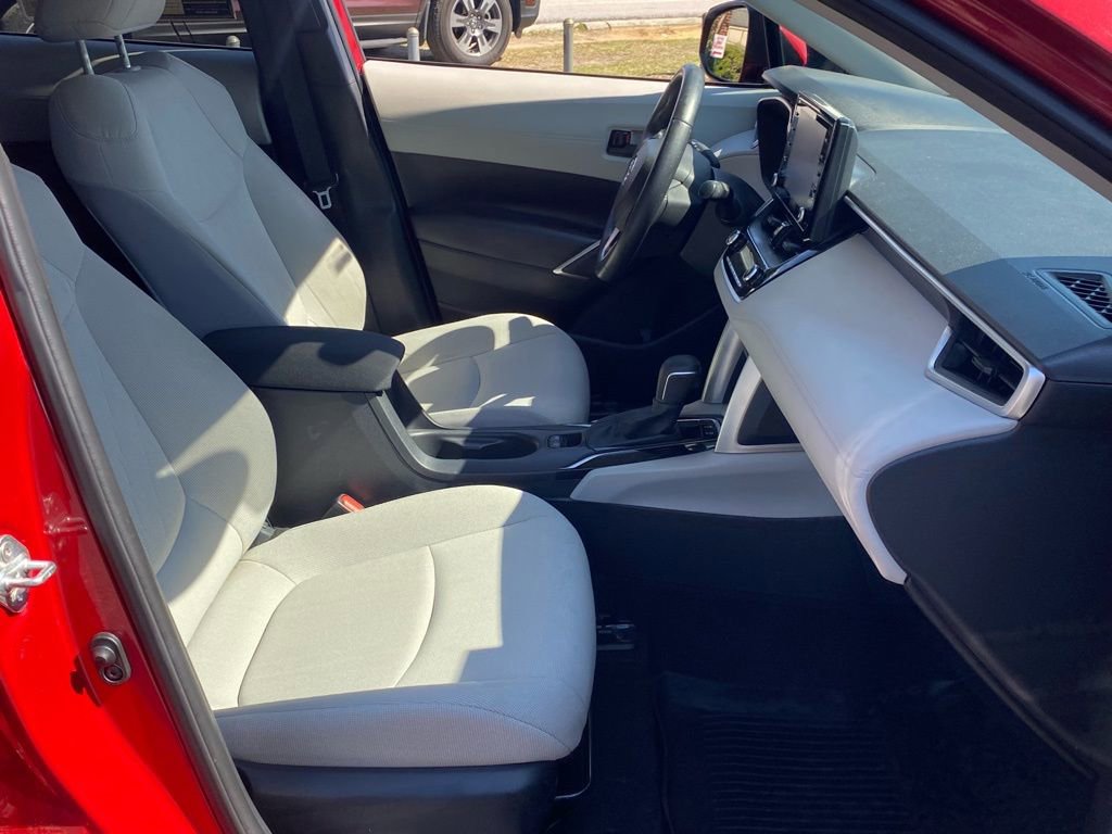 Used 2022 Toyota Corolla Cross LE image 18