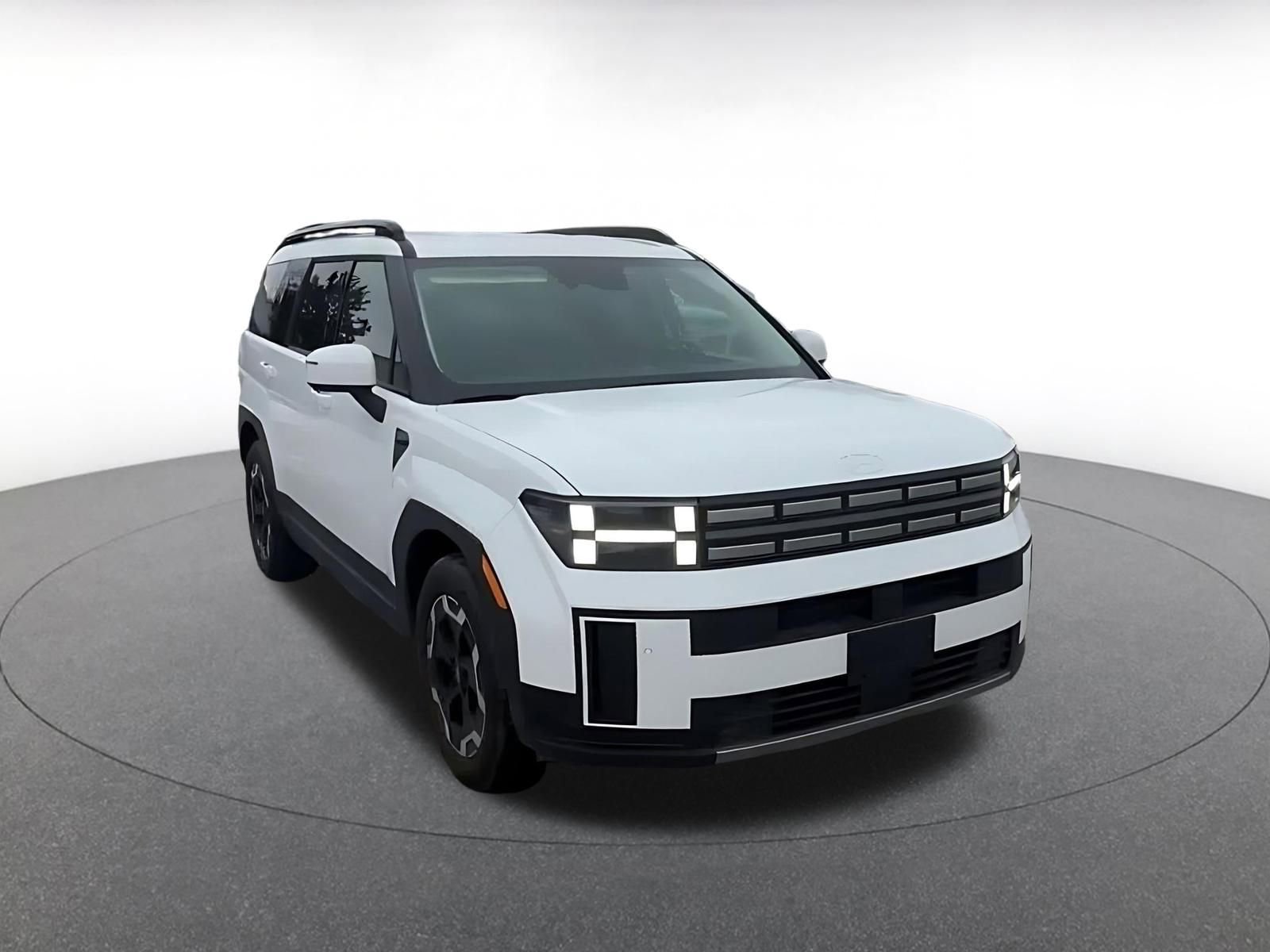 Used 2025 Hyundai Santa Fe SEL image 3