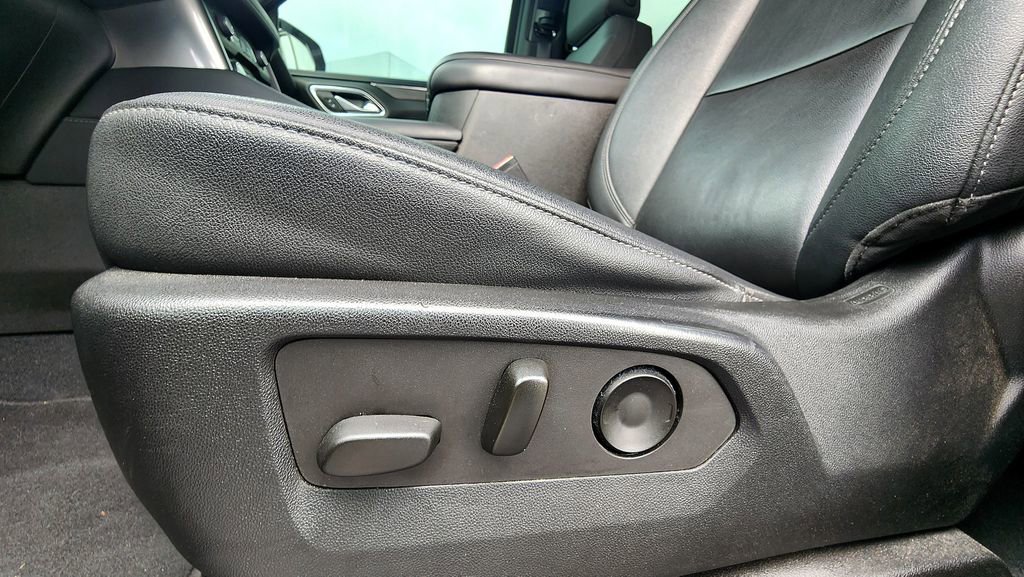 Used 2022 Chevrolet Suburban LT AWD/4WD image 22