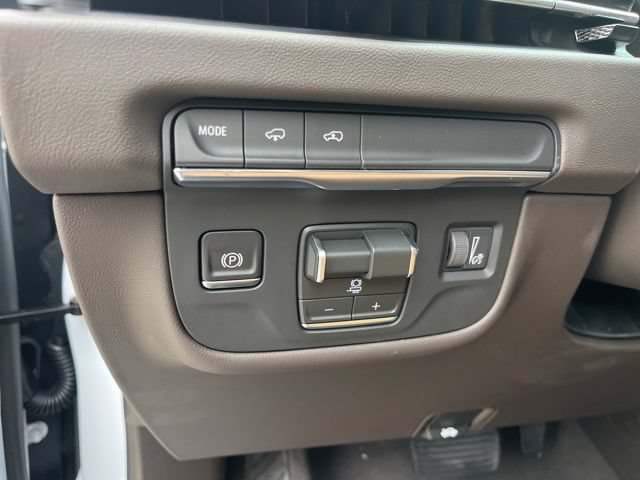 New 2026 Cadillac Escalade ESV Luxury w/ Touring Package RWD image 20