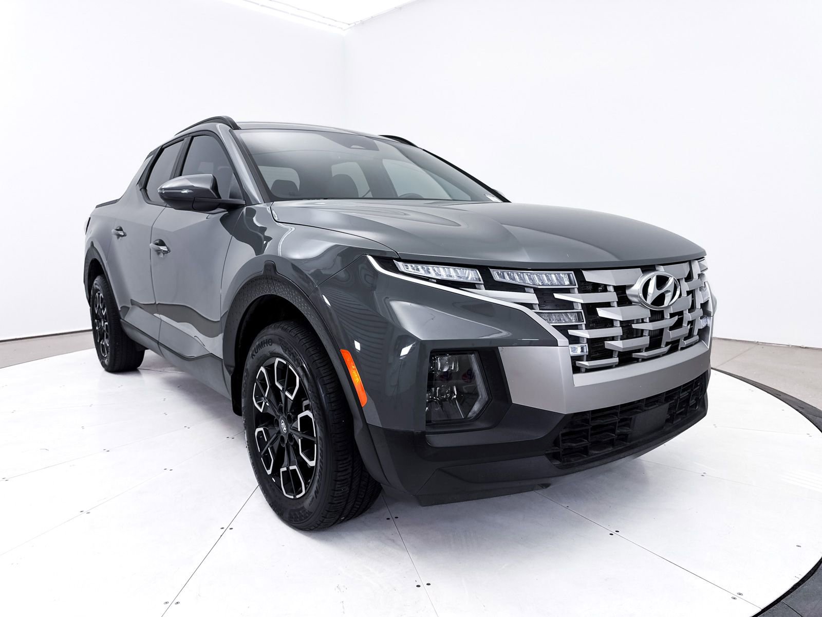 Used 2023 Hyundai Santa Cruz SEL Premium image 13