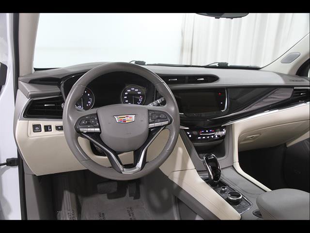 Used 2024 Cadillac XT6 Premium Luxury w/ Technology Package AWD/4WD image 6