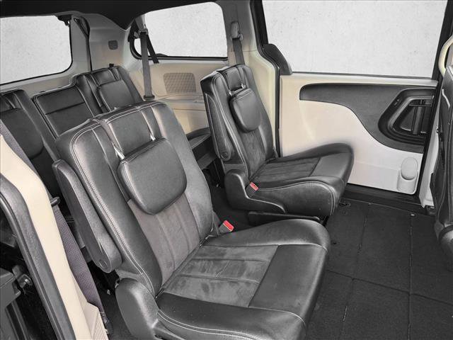 Used 2019 Dodge Grand Caravan SXT image 19
