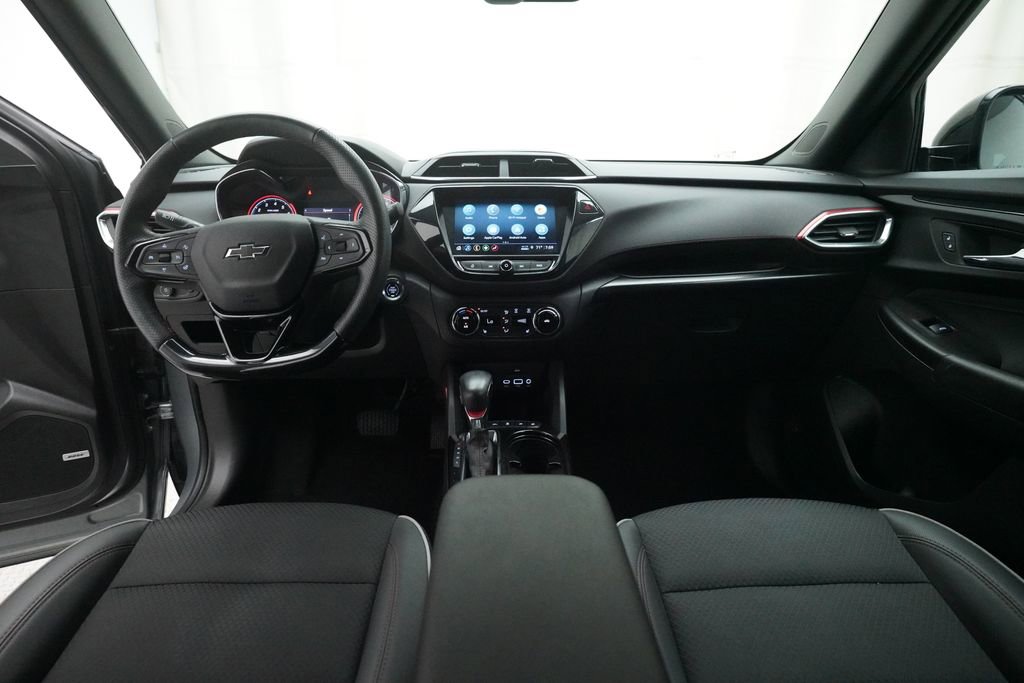 Used 2023 Chevrolet TrailBlazer RS w/ Technology Package image 5