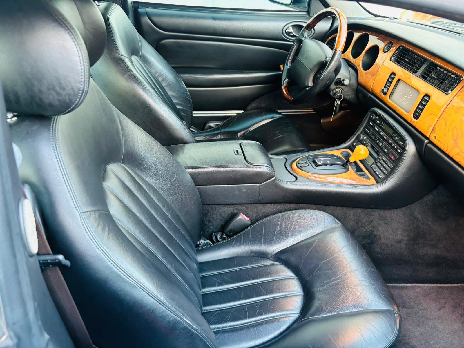 Used 2001 Jaguar XK8 Coupe RWD image 11