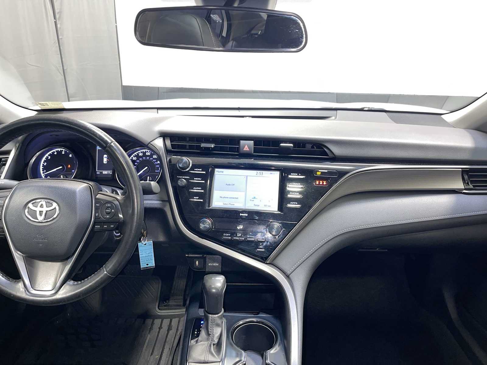 Used 2020 Toyota Camry SE FWD image 10