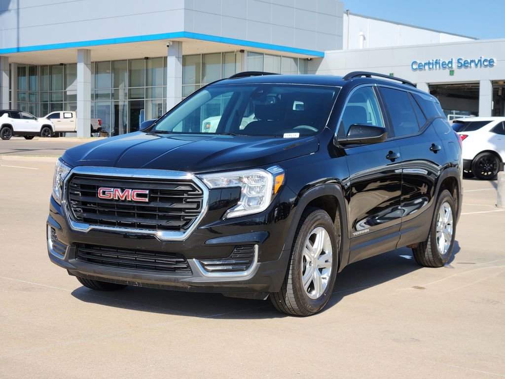 Used 2022 GMC Terrain SLE w/ Driver Convenience Package image 4