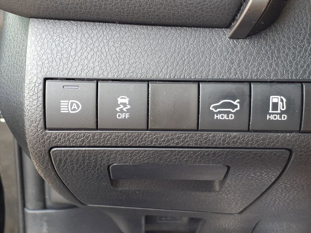Used 2020 Toyota Camry SE image 21