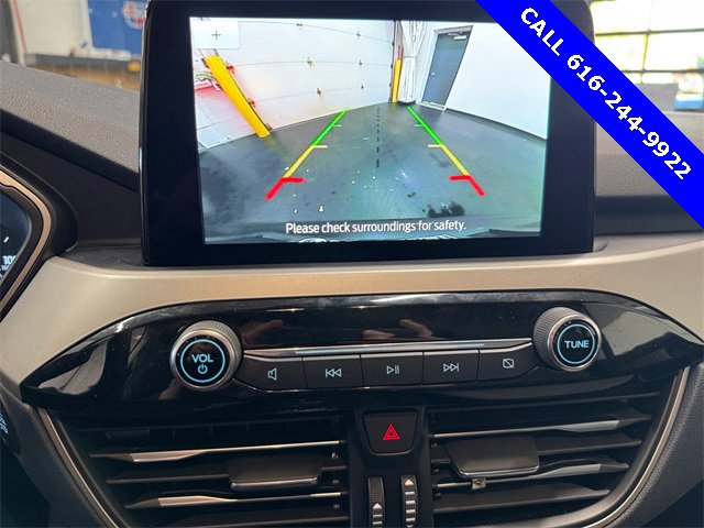 Used 2022 Ford Escape SE w/ Cold Weather Package image 15