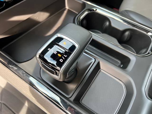 Used 2024 Chevrolet Silverado 1500 ZR2 w/ Technology Package image 23