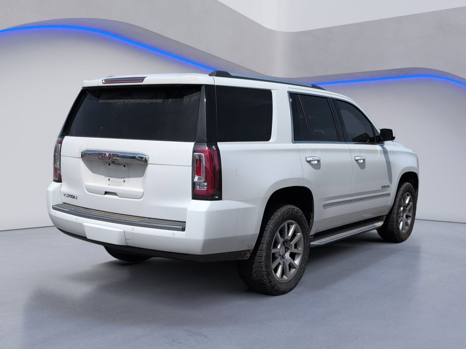 Used 2015 GMC Yukon Denali w/ Open Road Package image 3