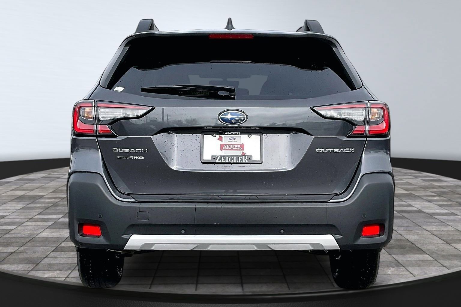 Certified 2025 Subaru Outback Limited AWD/4WD image 4